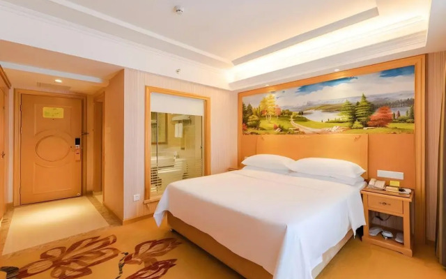 Vienna Hotel Shenzhen Xixiang Gushu Branch