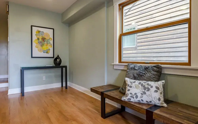 Sleeps 16 Luxurious 6BR Seattle Home