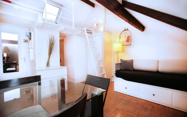 Lovely Marais Sudio with Mezzanine (94)