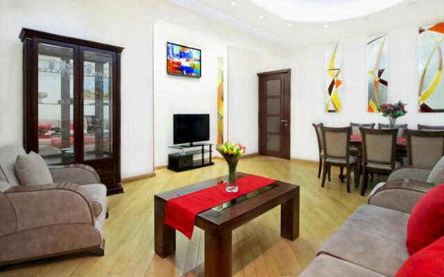 3 Bedroom Apartment near Republic Square