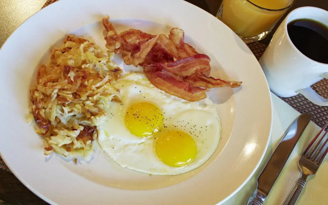 Crowne Plaza Louisville Airport Expo Ctr by IHG