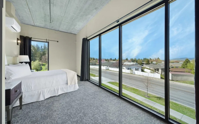 The Suites at Prairie Falls