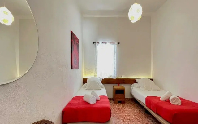 Holiday Home Near Stunning Beaches