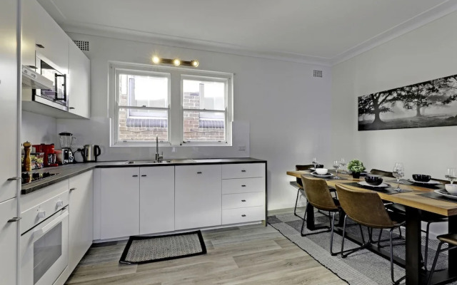 4 BR Apartment Short Walk to Bondi Beach