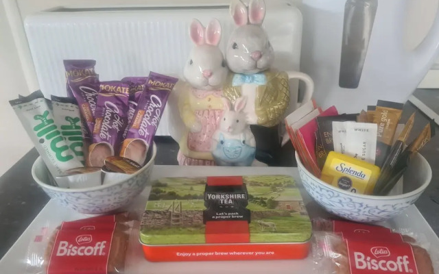 2 Bed Lodge - Sleeps 5 - Parking - Pets - Wifi