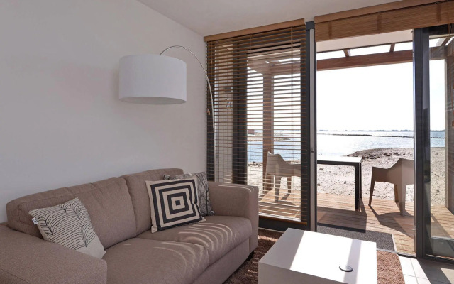 Oasis Punt-West Hotel & Beach Resort