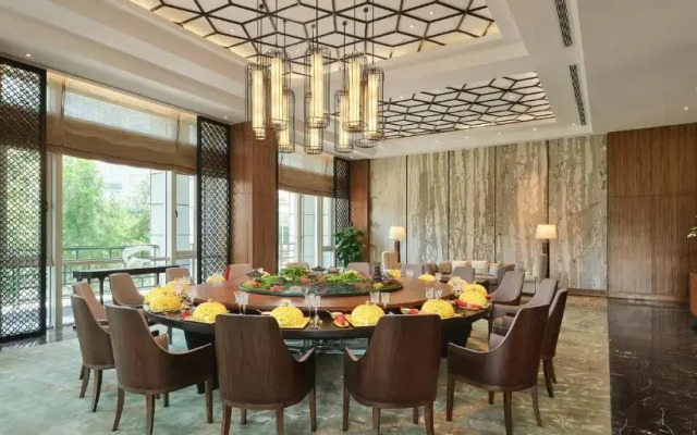 HUALUXE Ningbo Harbor City by IHG