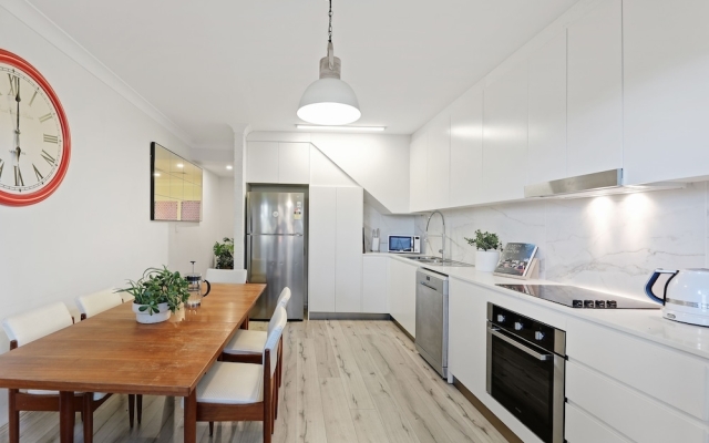 Auburun Designed 2 Bedrooms Home with Free Parking by KozyGuru