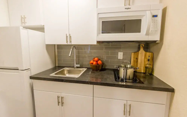 Intown Suites Extended Stay Houston - Westchase