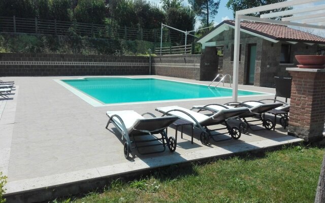 Apartment With 2 Bedrooms in Bosco di Caiazzo, With Wonderful Mountain View, Shared Pool, Enclosed Garden