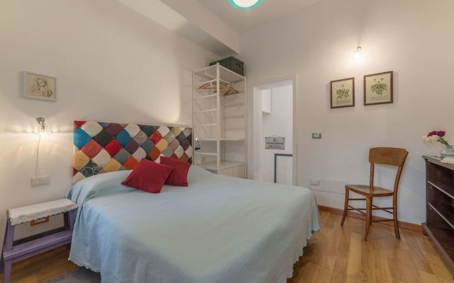 Monti Artistic Flat