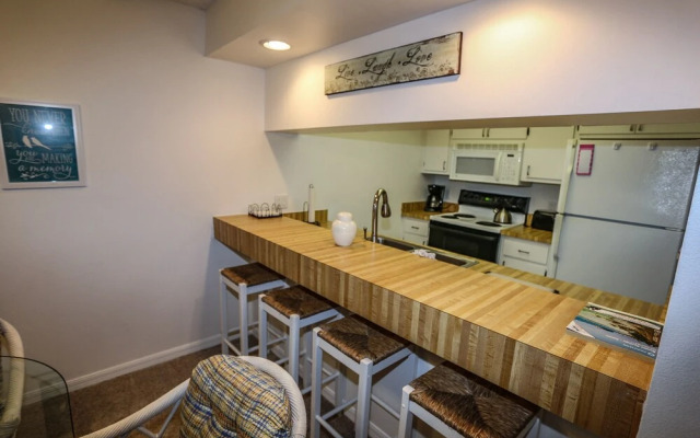 Estero Yacht & Racquet 322