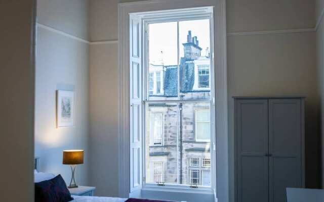 Wonderful Luxury West End Apartment