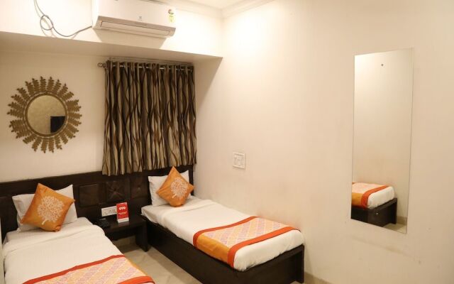OYO 9953 Hotel Alankar