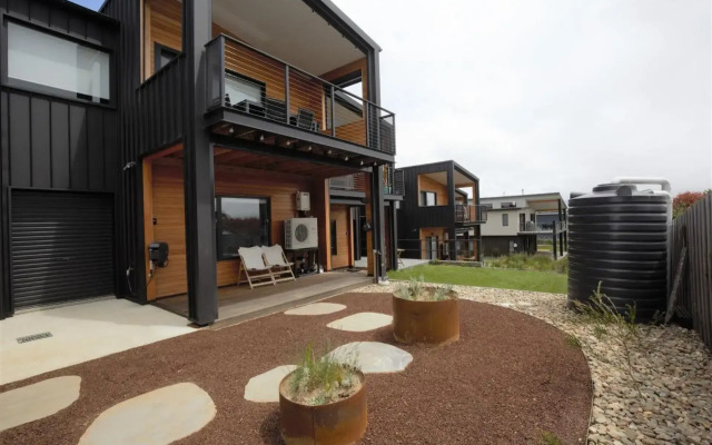 Spuren 4 of 2 Echidna Place East Jindabyne