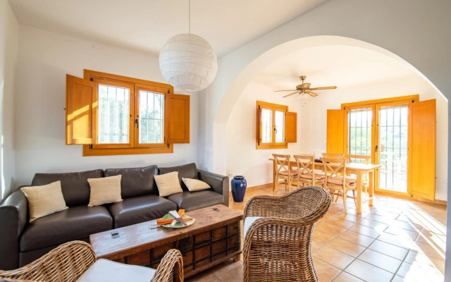 Casa Grande / Rosas Cantares