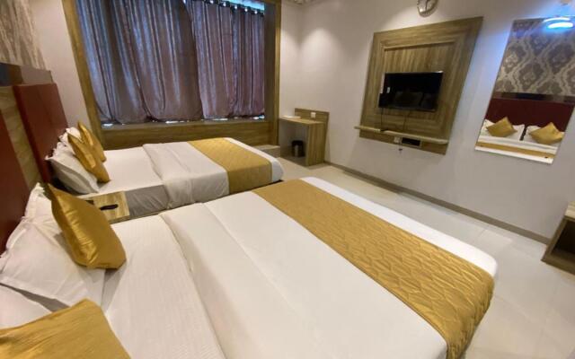 Hotel Bkc Crown - Near Trade Centre