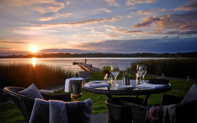 Wineport Lodge