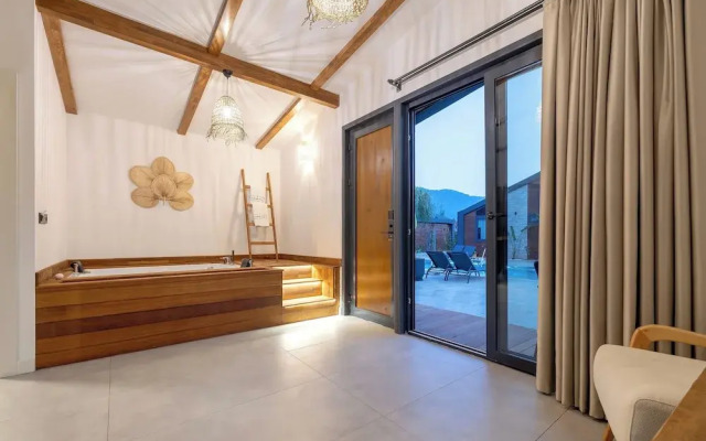Rota Kilidonia Karaöz Suites&Villas