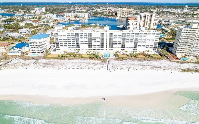 Oceania 703 3 Bedroom Condo by RedAwning