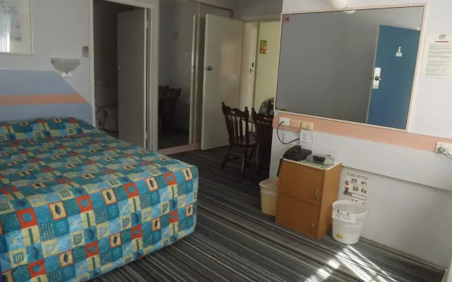 Golden Sands Motor Inn Forster