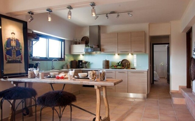 Luxury Seaview Apartment, 60sec Walk To Beach!