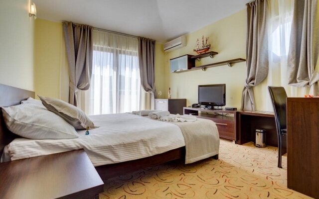 Hotel Odissey