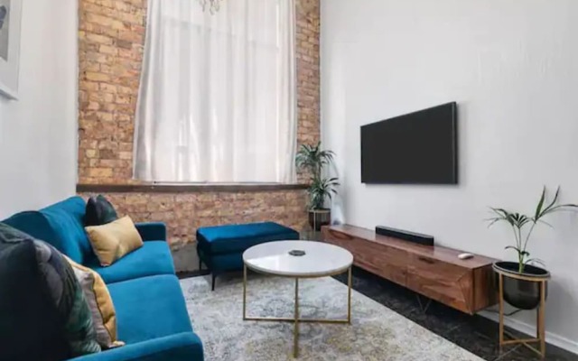 Stylish Loft Apartment In Cbd W/ King Bed!