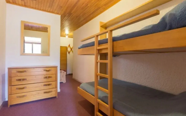 Slope-side Stay With Balcony