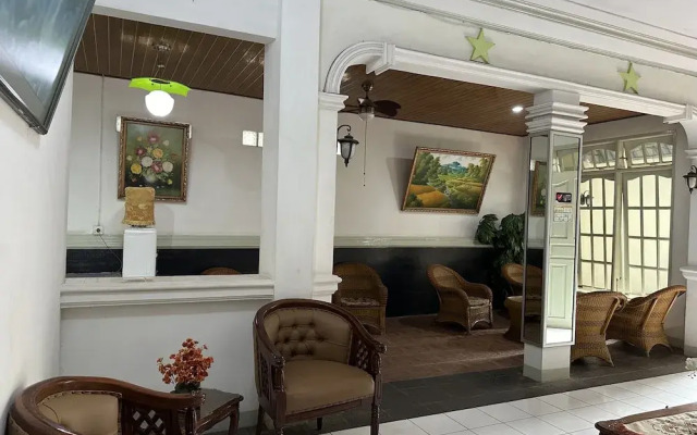 Capital O 93291 Bintang Hotel