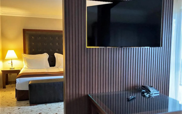 Maxi Park Hotel & Spa