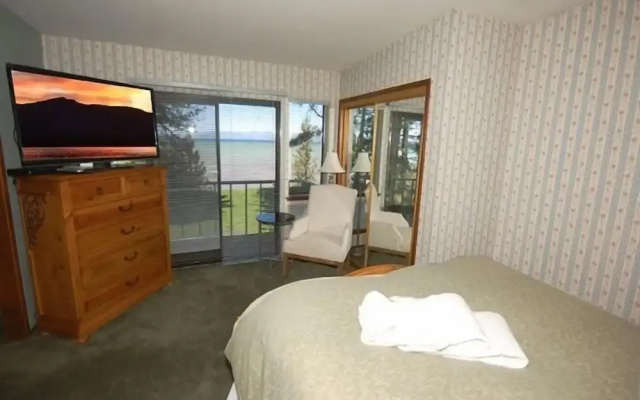 771 Lakeview Avenue 4 Bedroom Home by RedAwning