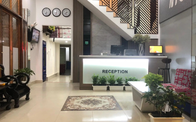 Nice Hue Hotel