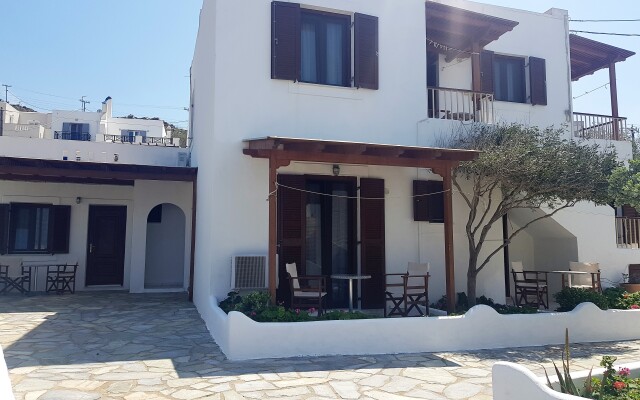 Petros Studios & Suites