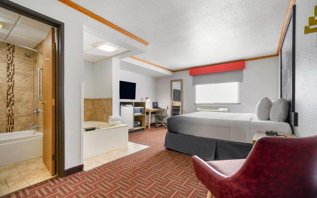 Super 8 by Wyndham Eveleth