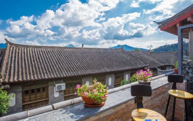 Country of Clouds Cloud end Brookside view Designer Meisu