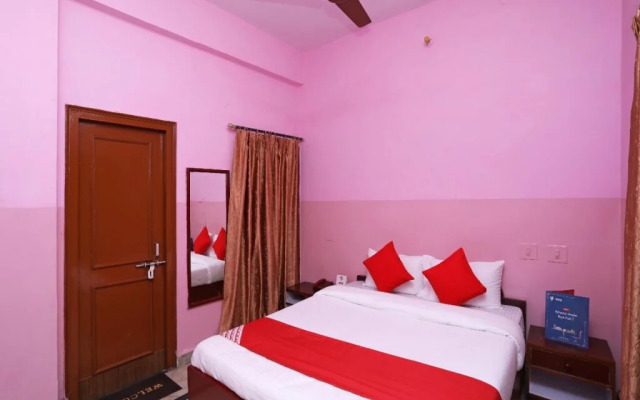 Oyo 18393 Chandra Guest House
