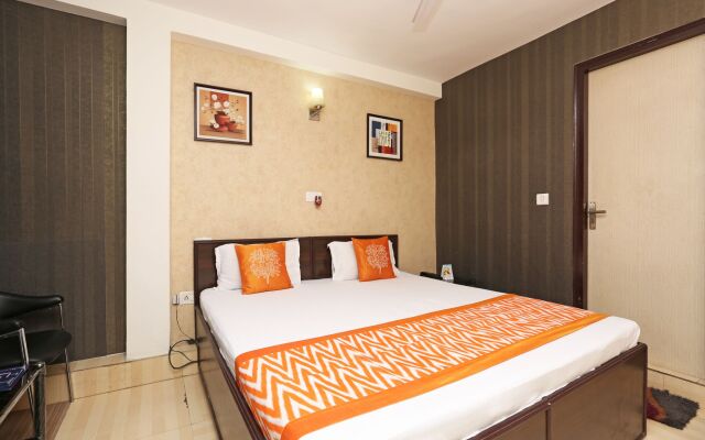 OYO 2041 Hotel Silver Land