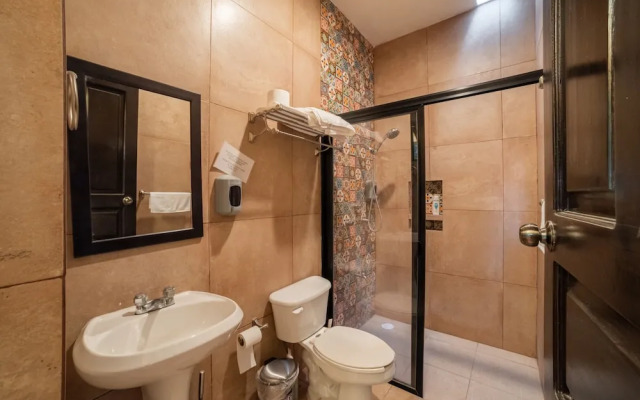 Espectacular casona con alberca y jardines
