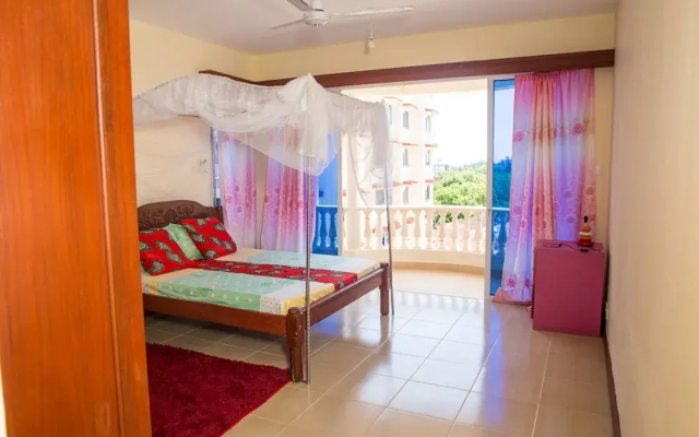 Safiri Kenya Home