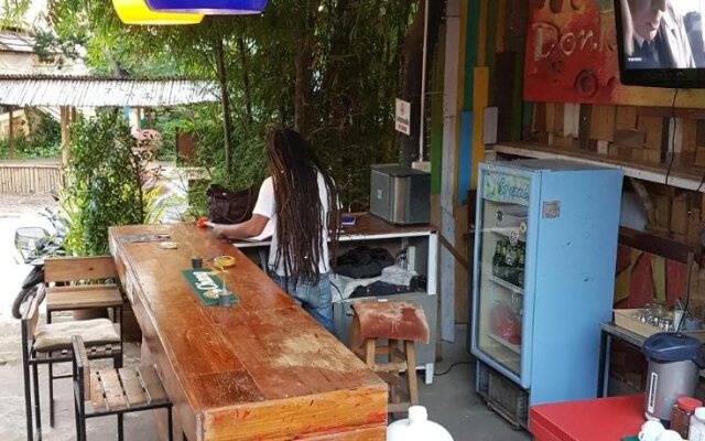 Shut Eye Party Hostel - Adults Only