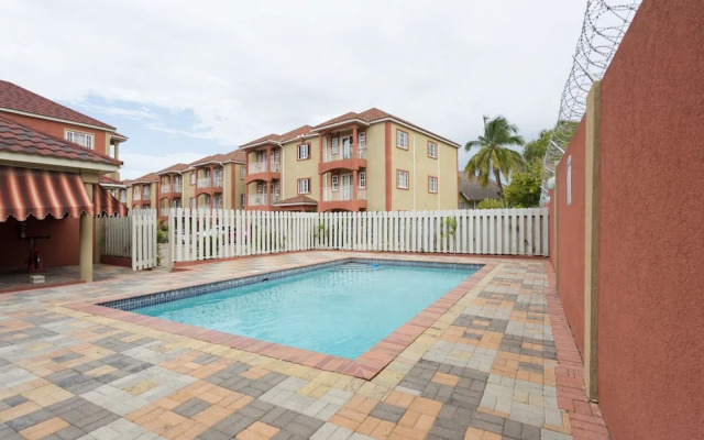 New Kingston Guest Apt at Fairway