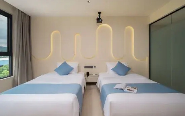 Meige Hotel (Red River Maitreya)