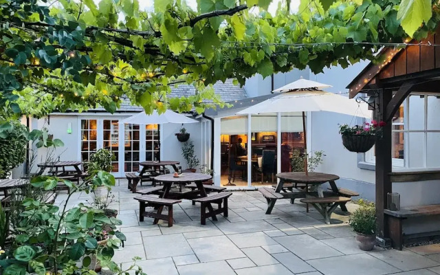 Greyhound Inn