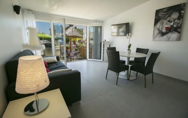 Hotel & Appartements Le Grand Large bord de mer