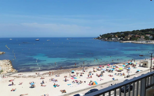 Antibes: A nest perched on the sea!