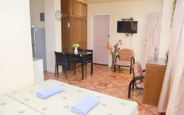 Julz Tropical Apartments