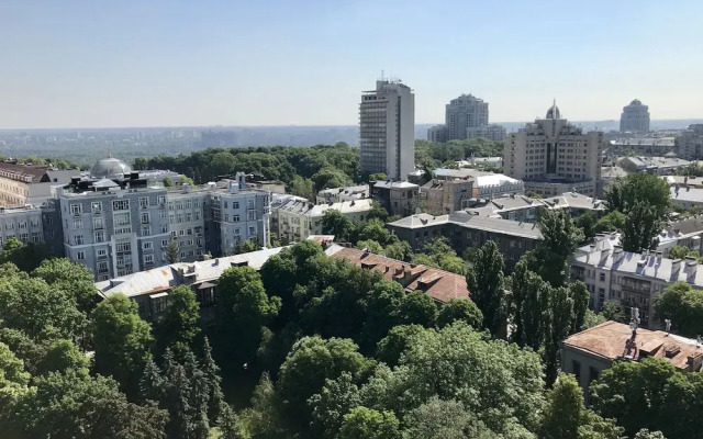 Роскошный квартирный дом в центре Киева