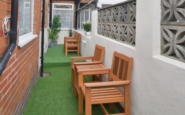 Brightwater Ground Floor Apartment up to 6 Guests