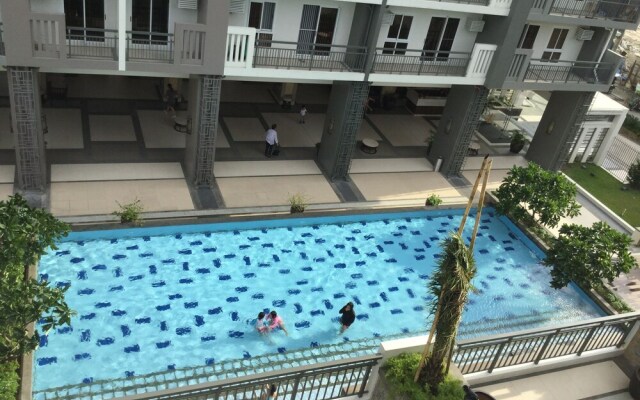 2 BR Condo at Sheridan Condominium
